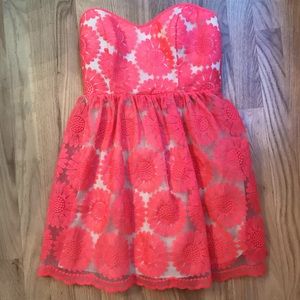 Delia’s strapless dress. Size 1/2. Gorgeous!